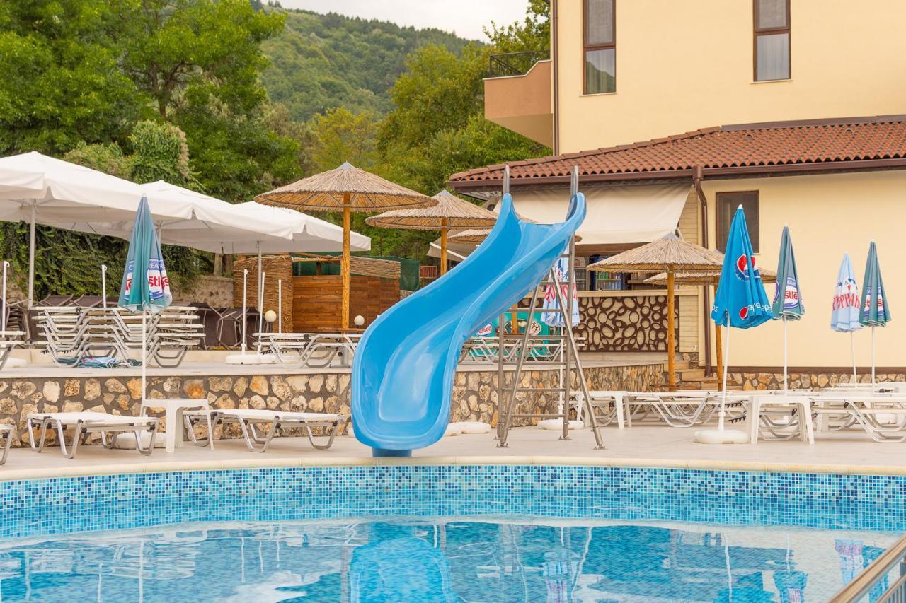 Eco Hotel Momata Kolarovo Екстер'єр фото